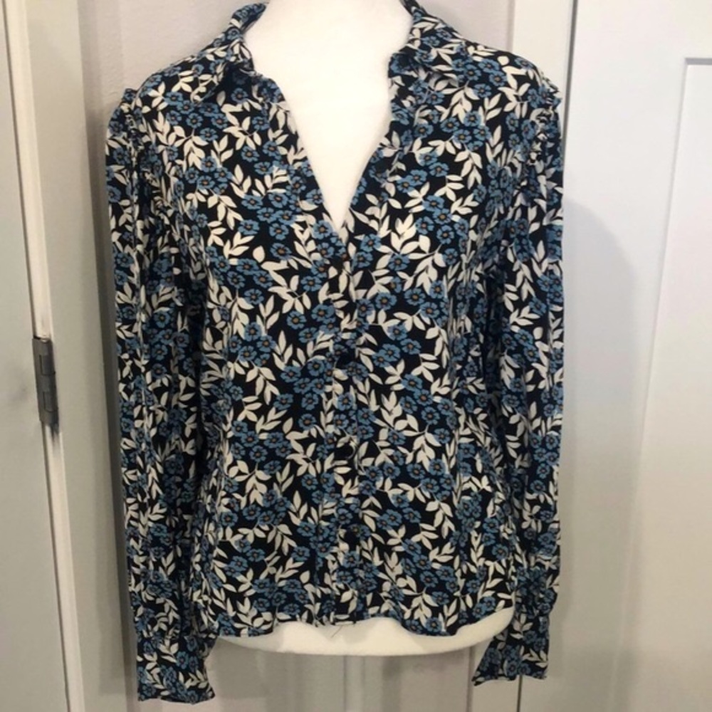 Primark Cares Long Sleeve Button Down Blouse Size 4. Black cream, blue floral.